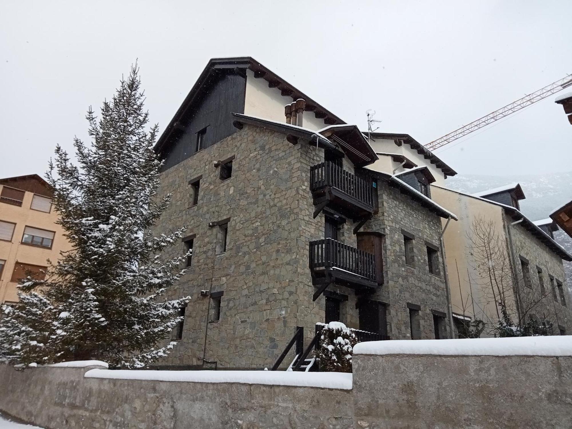 Edificio Ardillas Benasque Exterior foto